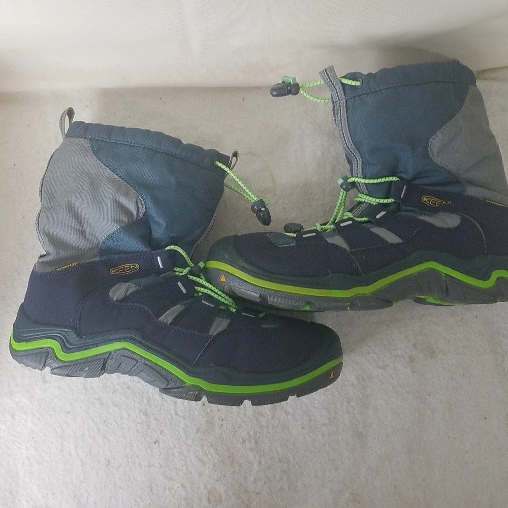 KEEN‎ Waterproof Winter Snow Boots youth's 7 adjustable Laces Warm 1015249
